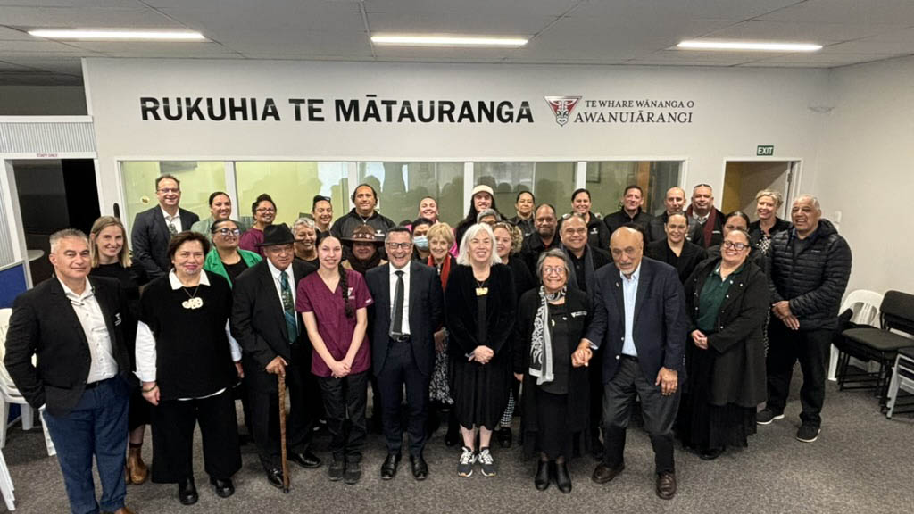 Photo of staff and students of Wairoa campus of Te Whare Wānanga o Awanuiārangi