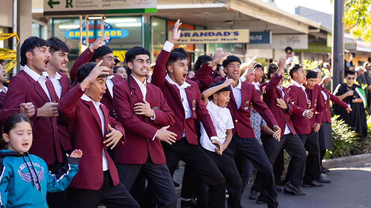 Students perform haka on The Strand
